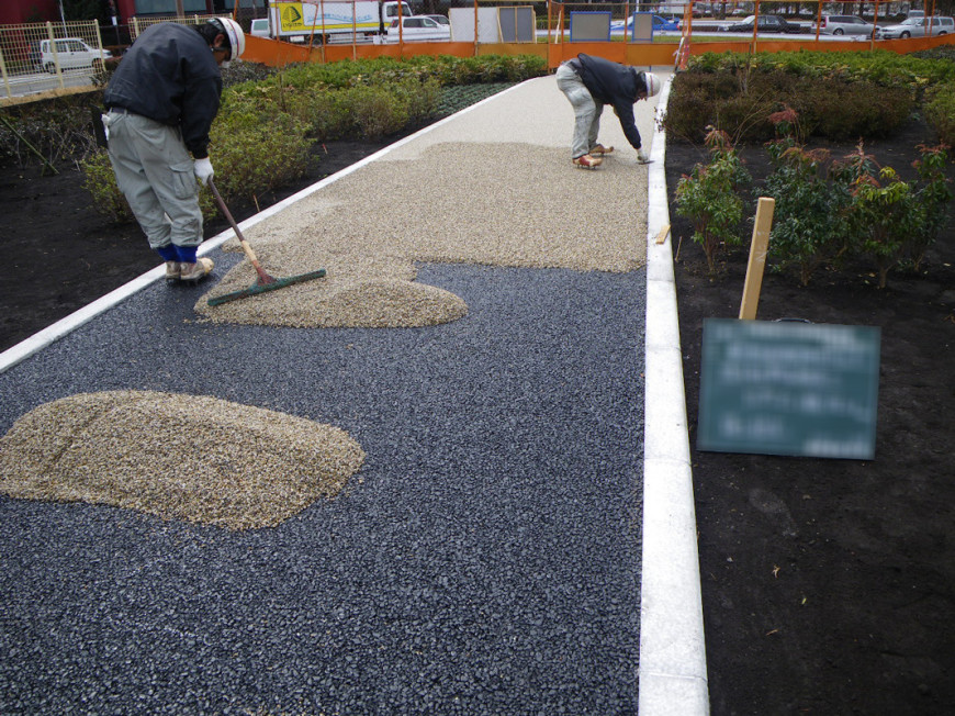 歩道舗装及び街路樹植栽工事