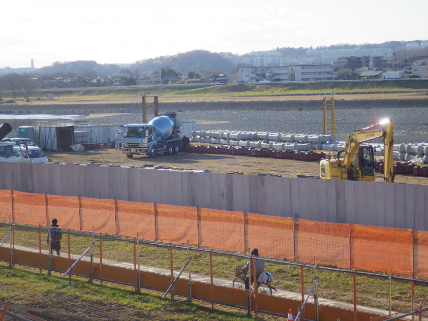 多摩川原水道橋橋脚洗掘防止（河川工事）